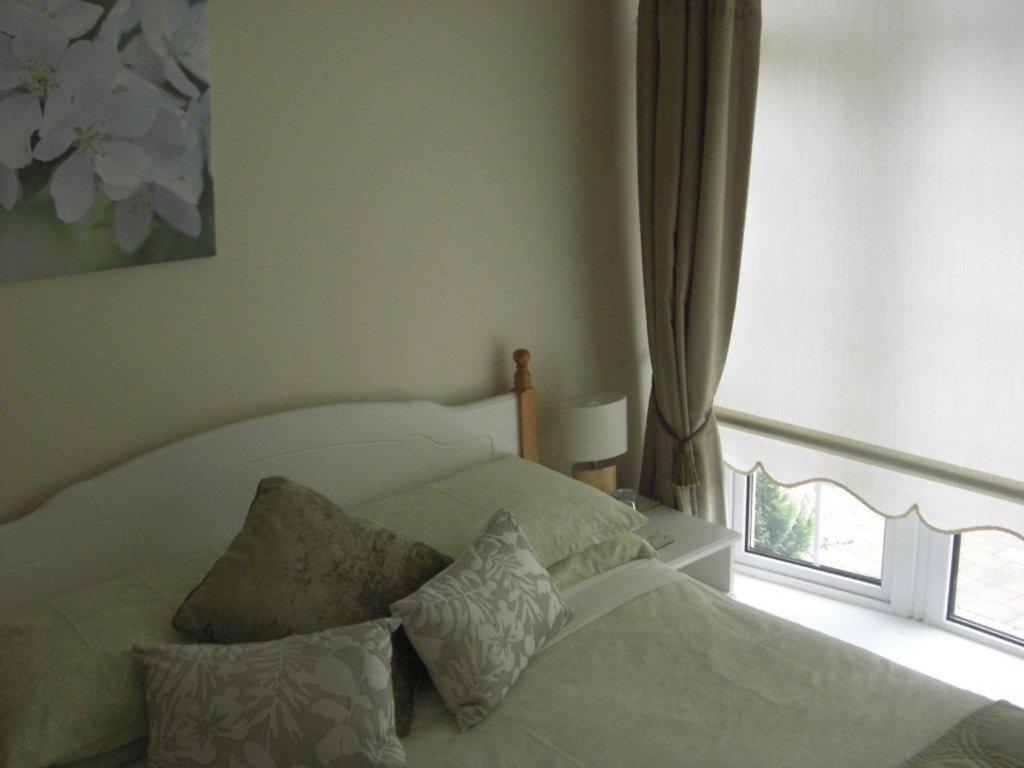Lorcan Lodge Bed And Breakfast Сантри Номер фото